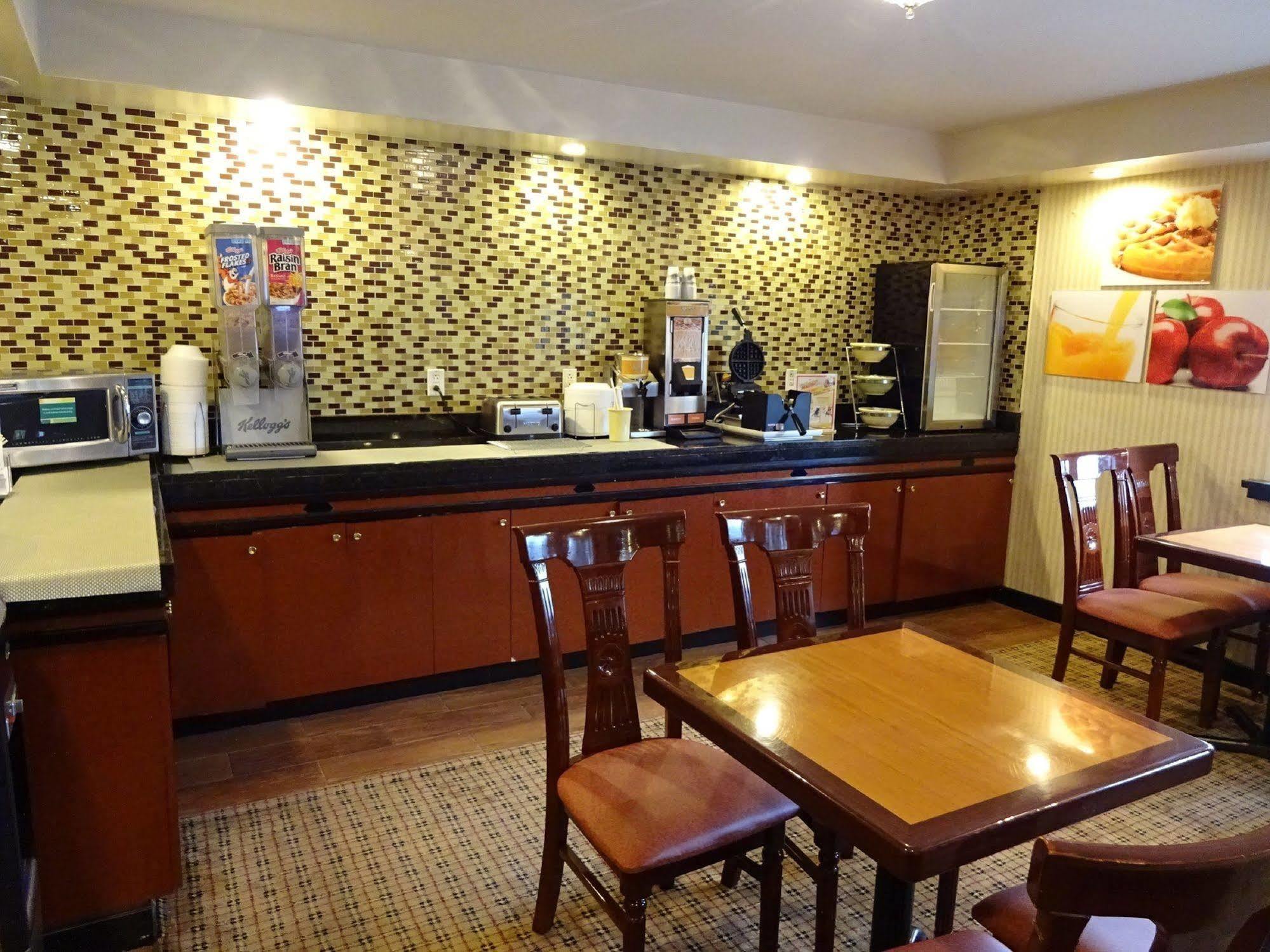 Red Roof Inn Hartford - Vernon Extérieur photo