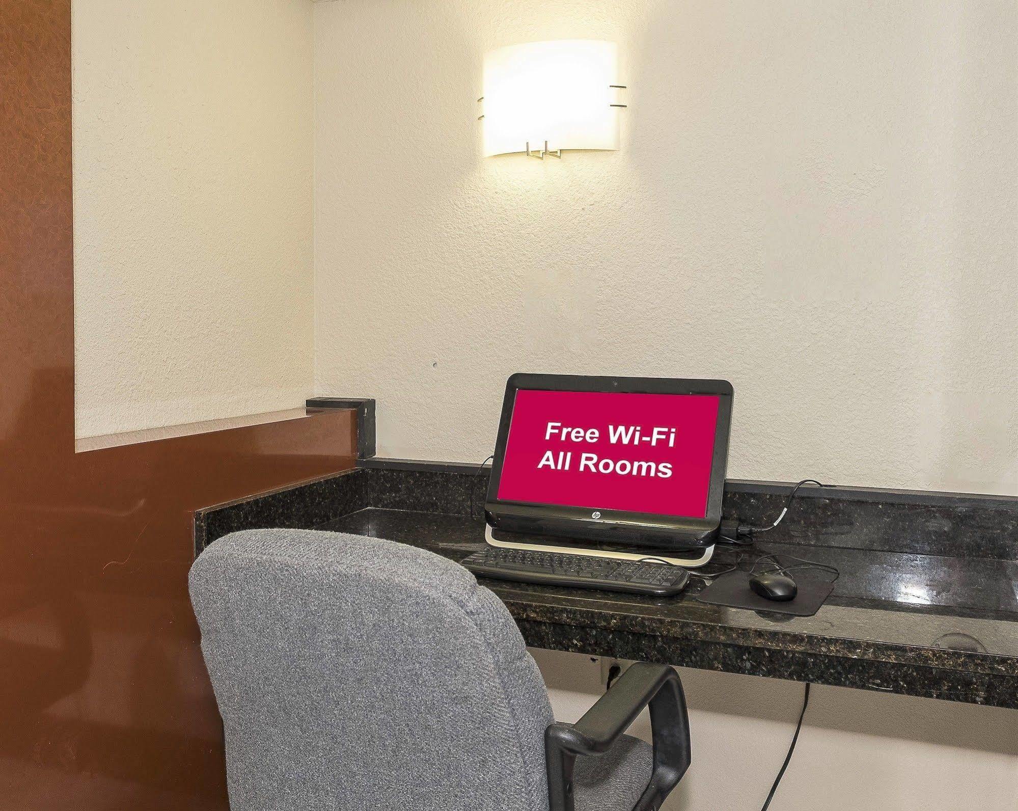 Red Roof Inn Hartford - Vernon Extérieur photo